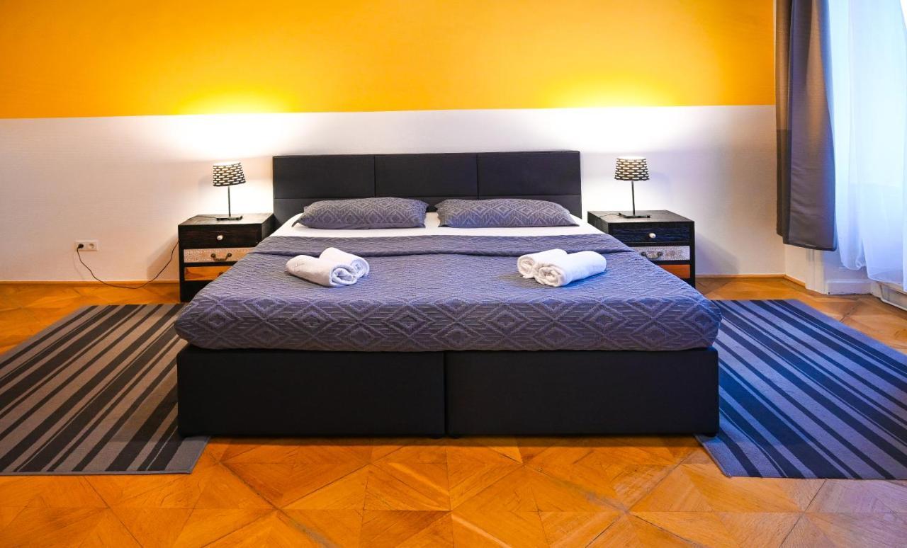 Backpacker Apartment City Center Виена Екстериор снимка