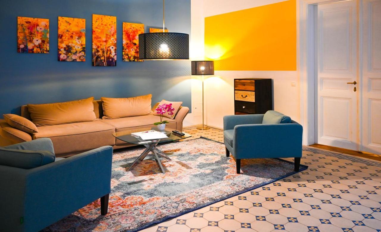 Backpacker Apartment City Center Виена Екстериор снимка