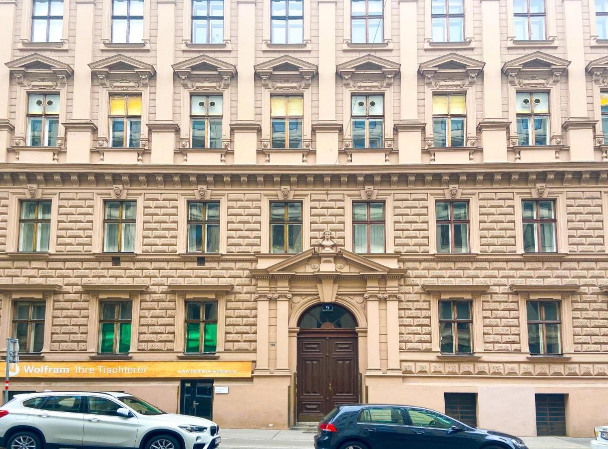 Backpacker Apartment City Center Виена Екстериор снимка